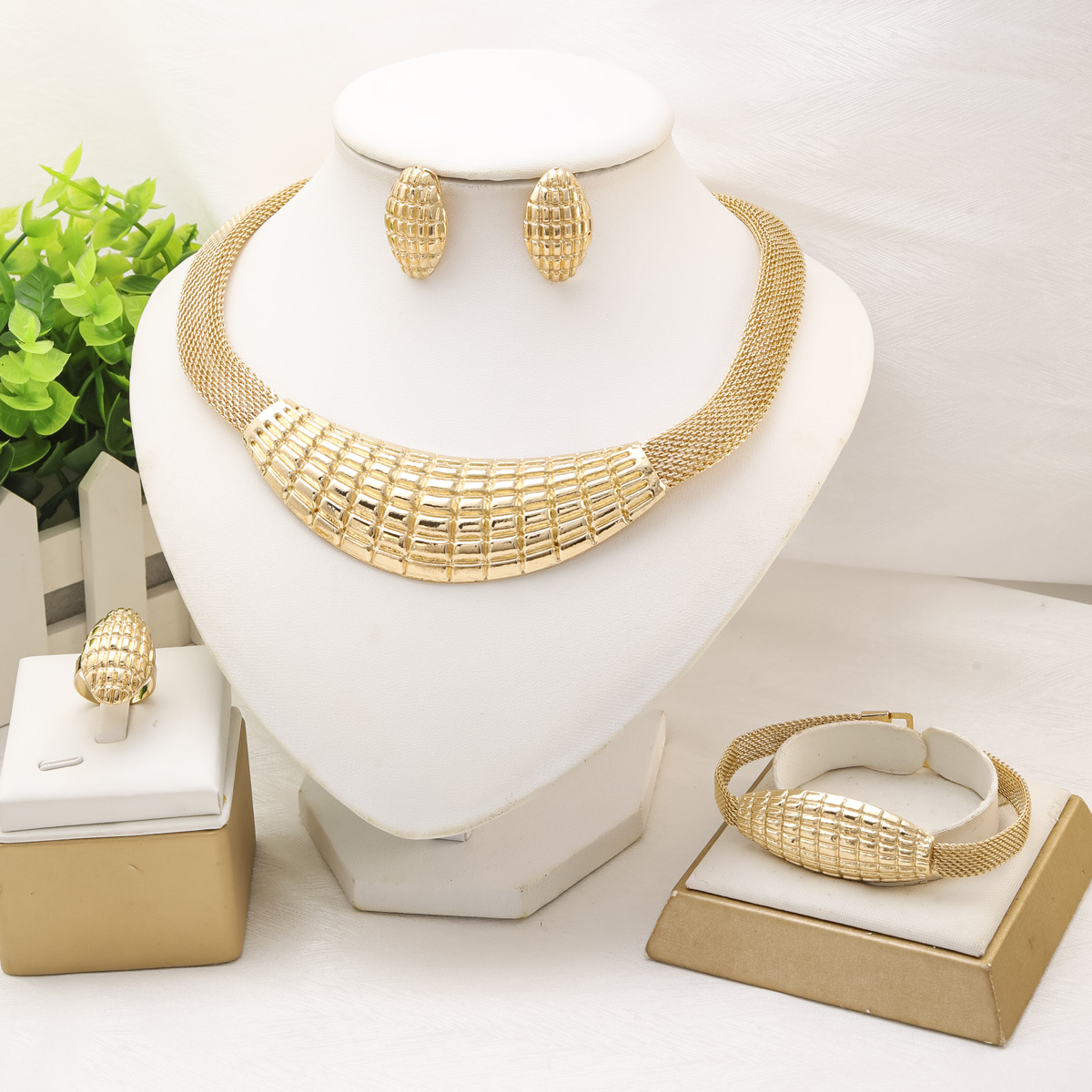 Ethnic Fashion Trends 2025 - Ensembles de bijoux à la mode