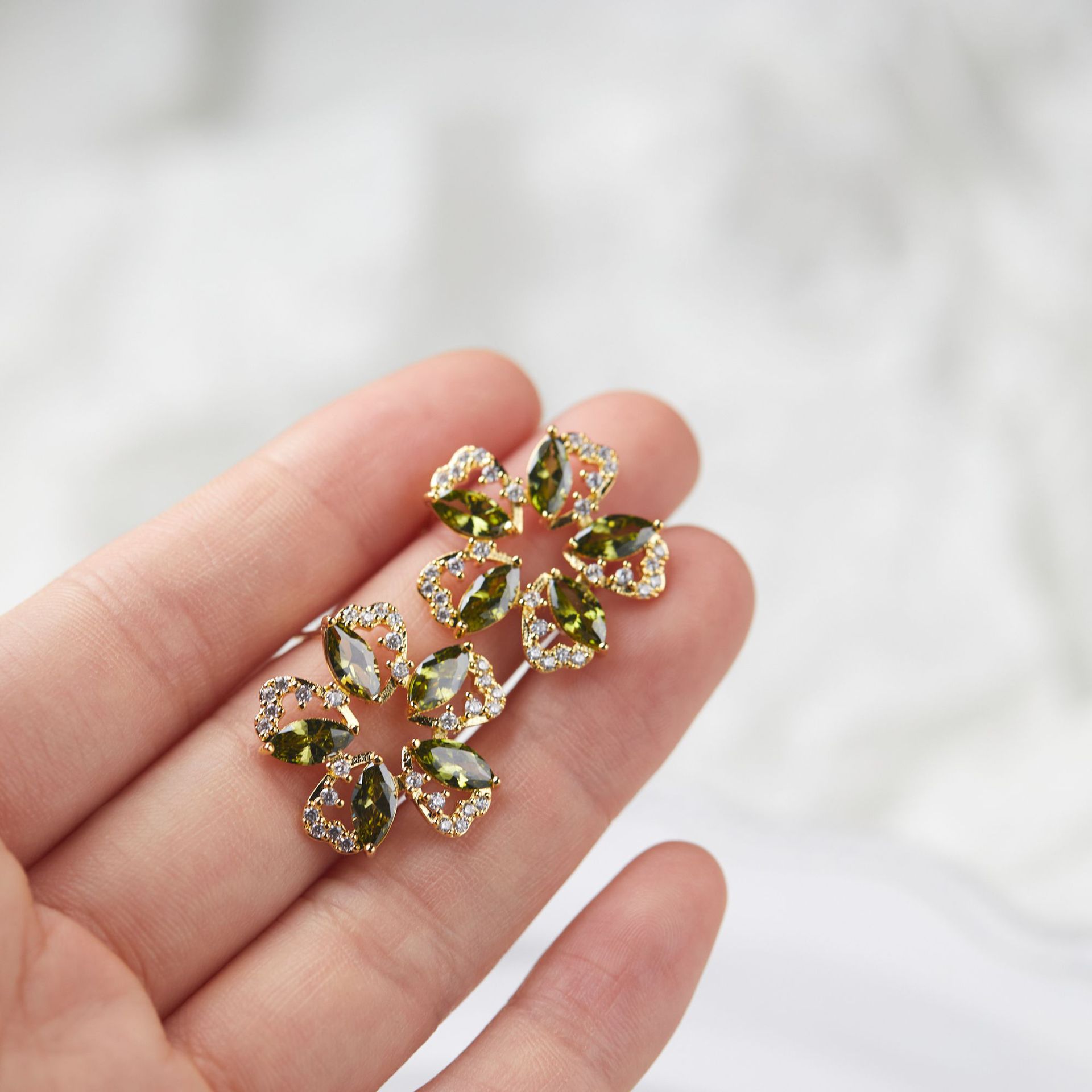 Boucles d'oreilles clous fleur - Ethnic Fashion Wear For Women avis et prix