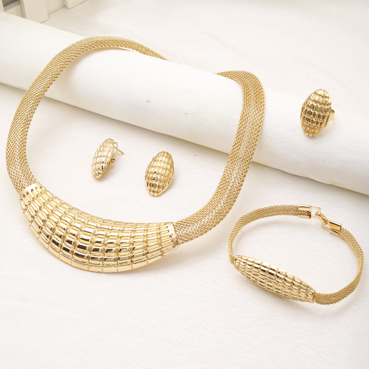 Ensembles de bijoux à la mode  - Ethnic Fashion Trends 2025 avis et prix
